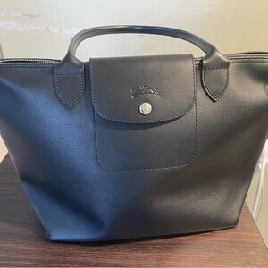 Longchamp Medium Le Pliage Shoulder Tote in Black coated canvas Fits 14” laptop
